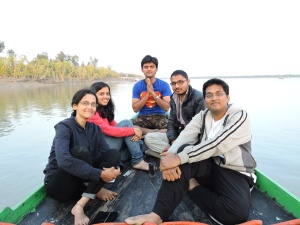 Boat ride in Sundarbans - from Dobanki to Sanjekhali. (Khali probably means khadi in Marathi, and there are many khalis - Godkhali, Sanjekhali and even Naokhali)